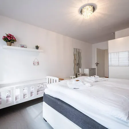 Haus Oliva Charmante In Top-lage Mit Balkon Und Parkplatz Apartment Bad Kissingen